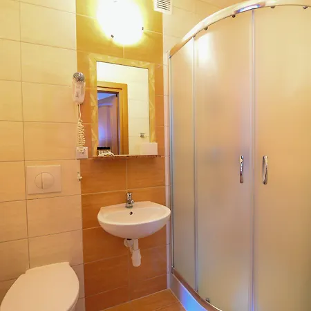 Pod Tatrami Centrum Hotell *
